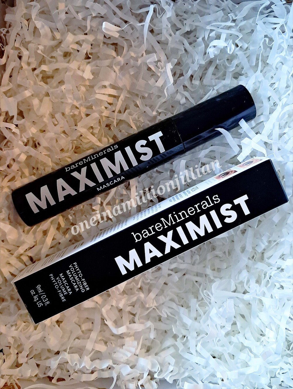 bareMinerals Maximist Phyto-Fiber Volumizing Mascara - Black